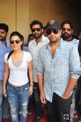 Raja Cheyyi Vesthe Movie Team at Devi Theater